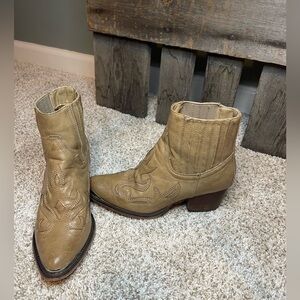 Arider Girl boots